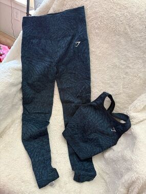Gymshark Teal-Blue Patterned Leggings and Sports Bra Set